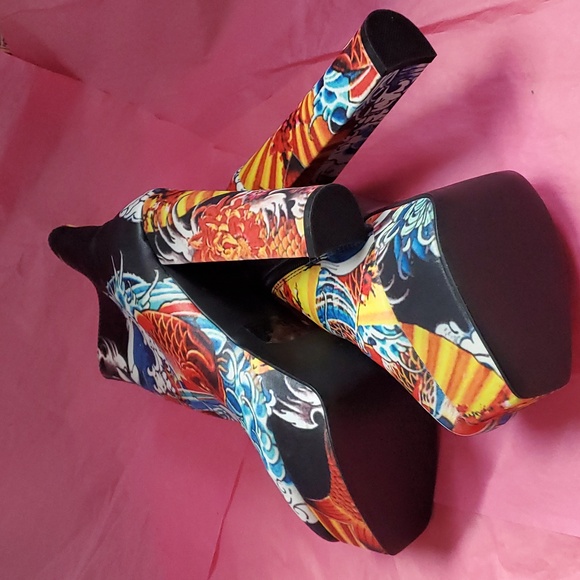 Koi Fish Boots - Picture 4 of 6